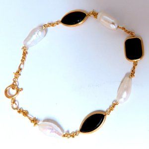 Fresh water pearls onyx bracelet 14kt gold
